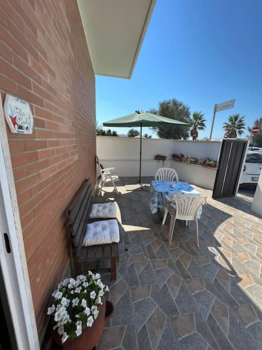 Villa Pisola Fiumicino Airport - Seafront Exterior photo